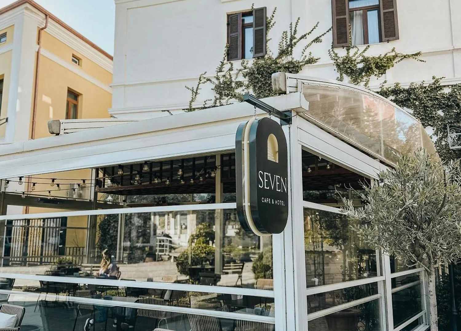 Seven Cafe & Hotel Πόγραδετς Bed and Breakfast