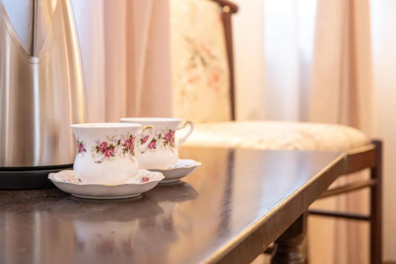B&B Seven Cafe & Hotel 포그라데츠