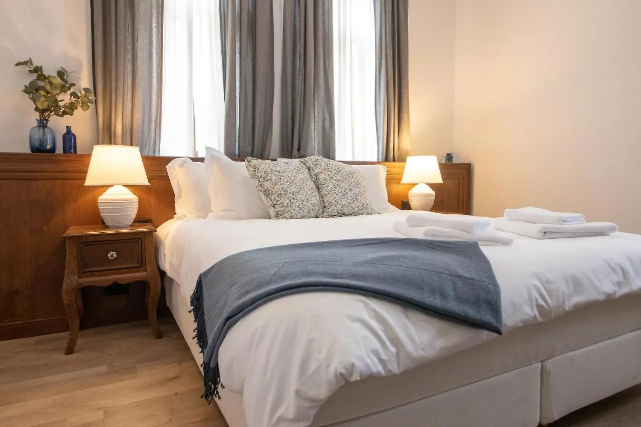 Seven Cafe & Hotel 포그라데츠 B&B
