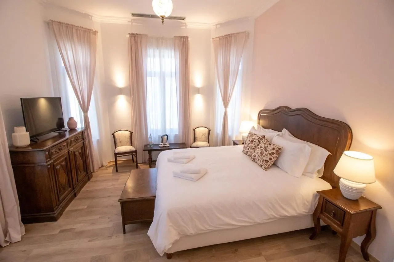 Seven Cafe & Hotel Πόγραδετς